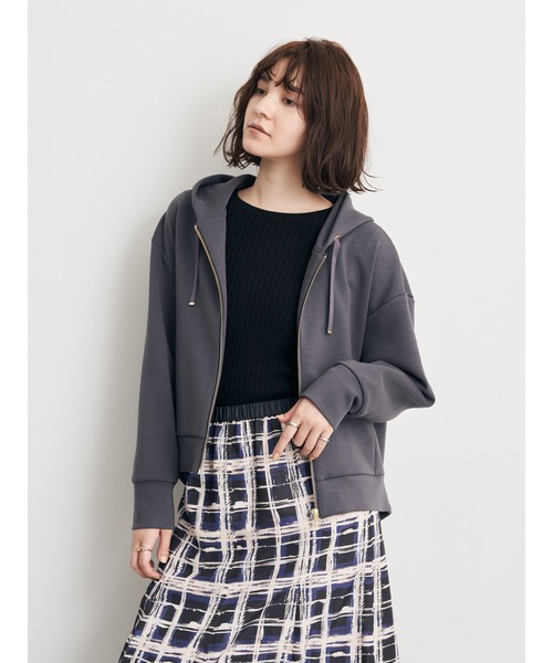 YECCA VECCA(イェッカヴェッカ)の「バックプリーツZIPフーディー(パーカー・レディース・チャコールグレー/モカ/ライトベージュ・FREE)」の6枚目の写真