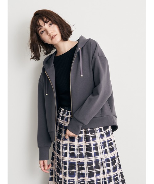 YECCA VECCA(イェッカヴェッカ)の「バックプリーツZIPフーディー(パーカー・レディース・チャコールグレー/モカ/ライトベージュ・FREE)」の7枚目の写真