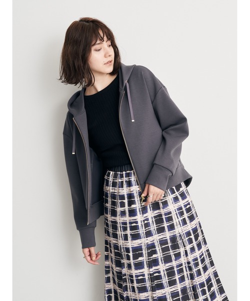 YECCA VECCA(イェッカヴェッカ)の「バックプリーツZIPフーディー(パーカー・レディース・チャコールグレー/モカ/ライトベージュ・FREE)」の8枚目の写真