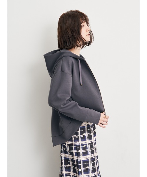 YECCA VECCA(イェッカヴェッカ)の「バックプリーツZIPフーディー(パーカー・レディース・チャコールグレー/モカ/ライトベージュ・FREE)」の9枚目の写真