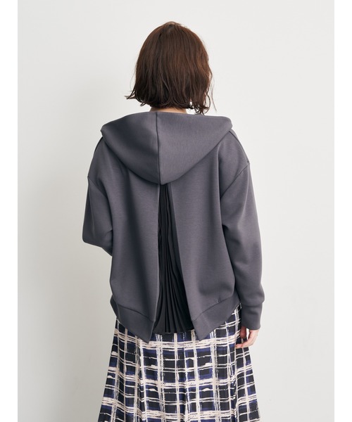 YECCA VECCA(イェッカヴェッカ)の「バックプリーツZIPフーディー(パーカー・レディース・チャコールグレー/モカ/ライトベージュ・FREE)」の11枚目の写真