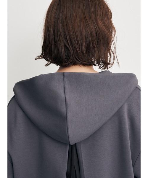YECCA VECCA(イェッカヴェッカ)の「バックプリーツZIPフーディー(パーカー・レディース・チャコールグレー/モカ/ライトベージュ・FREE)」の12枚目の写真
