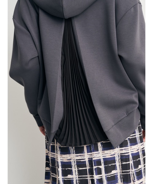 YECCA VECCA(イェッカヴェッカ)の「バックプリーツZIPフーディー(パーカー・レディース・チャコールグレー/モカ/ライトベージュ・FREE)」の13枚目の写真