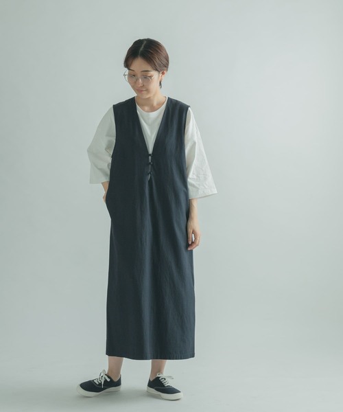 FORK&SPOON（フォークアンドスプーン）の「FORK&SPOON　Vネックノースリーブワンピース（ワンピース・レディース・ブルー系その他/グレー系その他・1/2）」の8枚目の写真