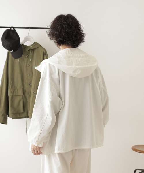 CIAOPANIC TYPY（チャオパニックティピー）の「【ユニセックス】【セットアップ対応】オーバーサイズリップストップスノーカモパーカー（ミリタリージャケット・メンズ・ホワイト/カーキ・ONE SIZE）」の5枚目の写真