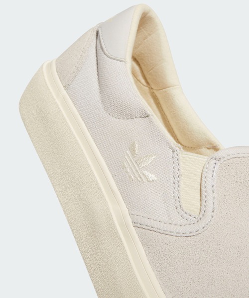 adidas(アディダス)の「コートラリー スリップ / Court Rallye Slip / アディダスオリジナルス(スリッポン・メンズ・ブラック/グレー・22.0cm/27.0cm/23.5cm/22.5cm/29.0cm/24.0cm/23.0cm/26.5cm/27.5cm/24.5cm/28.5cm/25.0cm/28.0cm/26.0cm/25.5cm)」の10枚目の写真