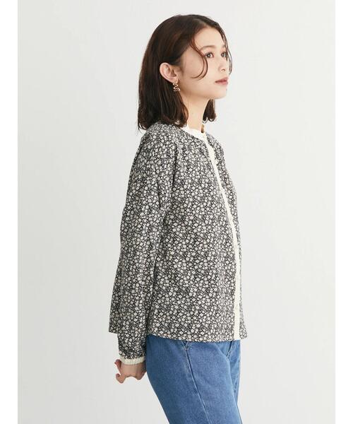 ELENCARE DUE（エレンカーレデュエ）の「・ELENCARE DUE フラワー×ピンタックブラウス（シャツ/ブラウス・レディース・ブラウン/ライトカーキ/オフホワイト/ブラック・FREE）」の6枚目の写真