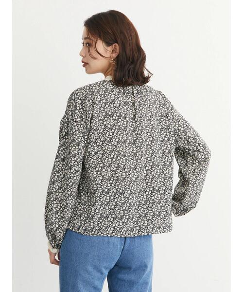 ELENCARE DUE（エレンカーレデュエ）の「・ELENCARE DUE フラワー×ピンタックブラウス（シャツ/ブラウス・レディース・ブラウン/ライトカーキ/オフホワイト/ブラック・FREE）」の7枚目の写真