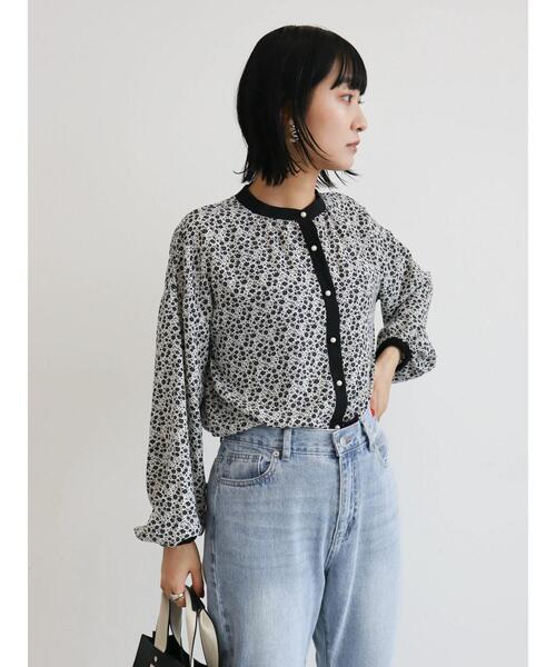 ELENCARE DUE（エレンカーレデュエ）の「・ELENCARE DUE フラワー×ピンタックブラウス（シャツ/ブラウス・レディース・ブラウン/ライトカーキ/オフホワイト/ブラック・FREE）」の19枚目の写真