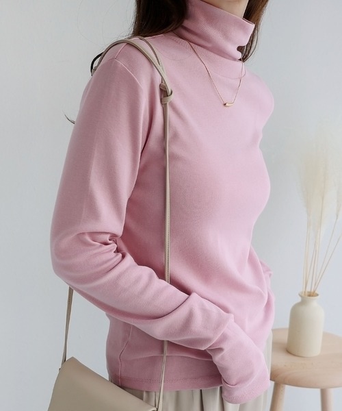 andme(アンドミー)の「吸湿発熱/抗菌防臭ジンジャーフライス指穴タートルネック長袖トップス(Tシャツ/カットソー・レディース・チャコールグレー/ブラック/オフホワイト/ピンク/オレンジ/ベージュ系その他/ライトパープル/ライム/アイボリー/ブルー・M)」の9枚目の写真