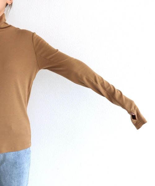 andme(アンドミー)の「吸湿発熱/抗菌防臭ジンジャーフライス指穴タートルネック長袖トップス(Tシャツ/カットソー・レディース・チャコールグレー/ブラック/オフホワイト/ピンク/オレンジ/ベージュ系その他/ライトパープル/ライム/アイボリー/ブルー・M)」の11枚目の写真