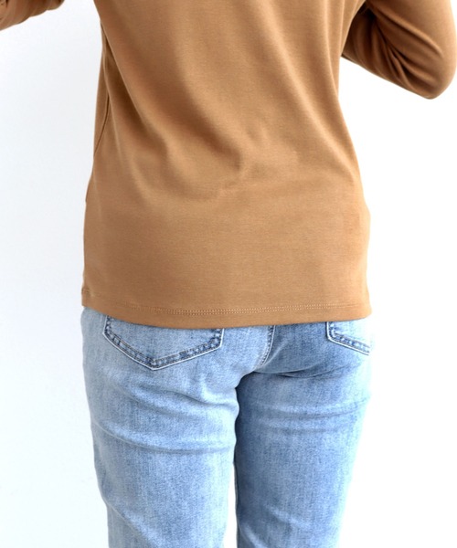 andme(アンドミー)の「吸湿発熱/抗菌防臭ジンジャーフライス指穴タートルネック長袖トップス(Tシャツ/カットソー・レディース・チャコールグレー/ブラック/オフホワイト/ピンク/オレンジ/ベージュ系その他/ライトパープル/ライム/アイボリー/ブルー・M)」の15枚目の写真