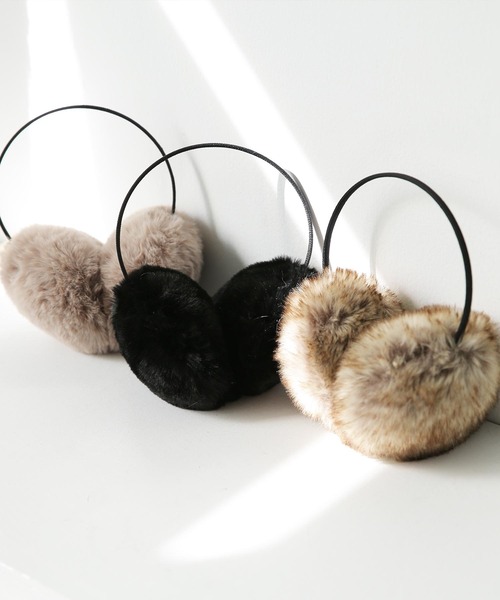 osharewalker（オシャレウォーカー）の「『シンプルフェイクファーイヤーマフ』（イヤーマフ・レディース・ブラウン系その他2/ブラック/グレイッシュベージュ・FREE）」の4枚目の写真