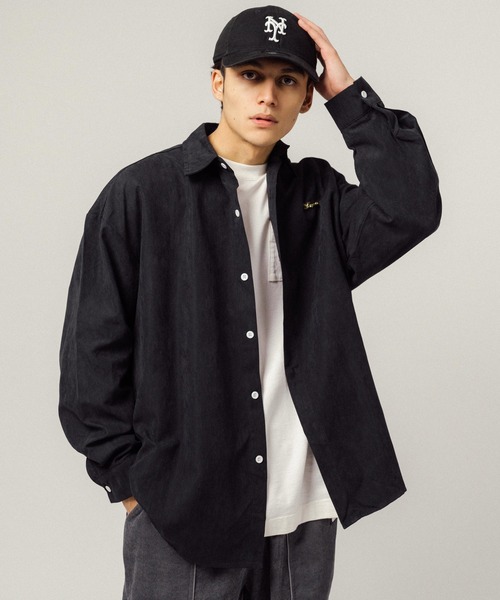 Ressaca(レサーカ)の「オーバーサイズ ワンポイントロゴ レギュラーカラー長袖シャツ(シャツ/ブラウス・メンズ・バーガンディー/キャメル/グリーン/ホワイト/ブラック・M/L/XL)」の1枚目の写真