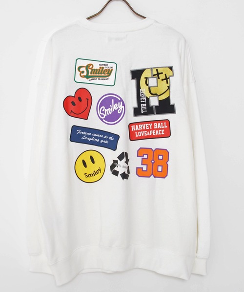 SMILEY FACE(スマイリーフェイス)の「『SMILEY FACE/スマイリーフェイス』ロゴワッペンスマイリー裏毛トレーナー(スウェット・メンズ・マスタード/グリーン/ホワイト・L/M)」の5枚目の写真