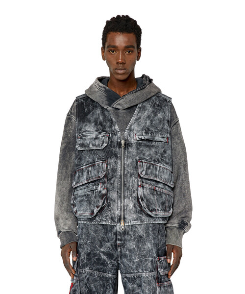 DIESEL（ディーゼル）の「メンズ デニム ベスト ポケットディテール（デニムジャケット・メンズ・ブラック・SMALL/MEDIUM/LARGE/X-LARGE）」の2枚目の写真