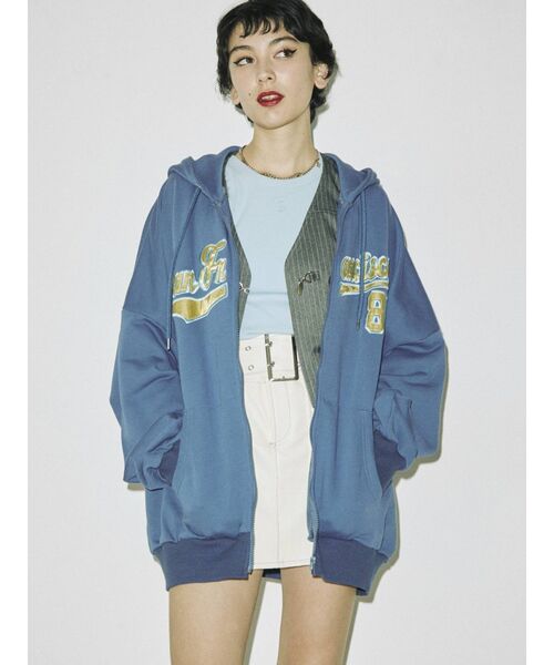 jouetie（ジュエティ）の「フルジップルーズロゴフーディ（パーカー・レディース・ブルー/レッド/ブラック・MEDIUM）」の2枚目の写真