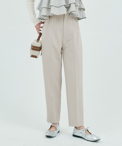 coca（coca）（コカ）の「ハイウエスト美脚ストレッチテーパードパンツ（スラックス・レディース・アイボリー/ブラック/ベージュ/ライトグリーン/ライトベージュ/ダークベージュ/ダークグリーン/イエロー/グレー/ピンク/ブラウン/グレイッシュベージュ/ライトピンク・S/M/L）」の7枚目の写真