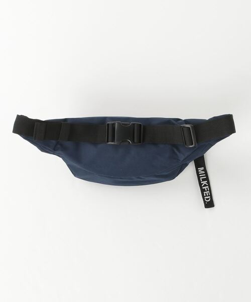 MILKFED.（ミルクフェド）の「TOP LOGO FANNY PACK NAVY /ロゴ　ウエストポーチ/ウエストバッグ/ヒップバッグ（ボディバッグ/ウエストポーチ・レディース・ネイビー・ONE SIZE）」の10枚目の写真