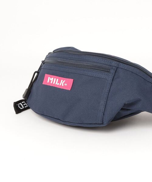 MILKFED.（ミルクフェド）の「TOP LOGO FANNY PACK NAVY /ロゴ　ウエストポーチ/ウエストバッグ/ヒップバッグ（ボディバッグ/ウエストポーチ・レディース・ネイビー・ONE SIZE）」の11枚目の写真