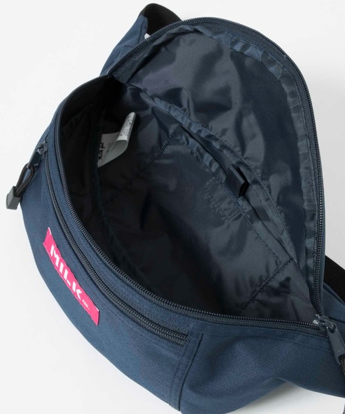 MILKFED.（ミルクフェド）の「TOP LOGO FANNY PACK NAVY /ロゴ　ウエストポーチ/ウエストバッグ/ヒップバッグ（ボディバッグ/ウエストポーチ・レディース・ネイビー・ONE SIZE）」の6枚目の写真