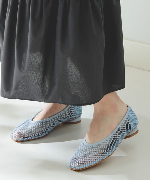 B:MING by BEAMS（ビーミングバイビームス）の「B:MING by BEAMS / メッシュ パンプス（パンプス・レディース・サックスブルー/ブラック/ホワイト・22.5/23.5/24.5）」の3枚目の写真