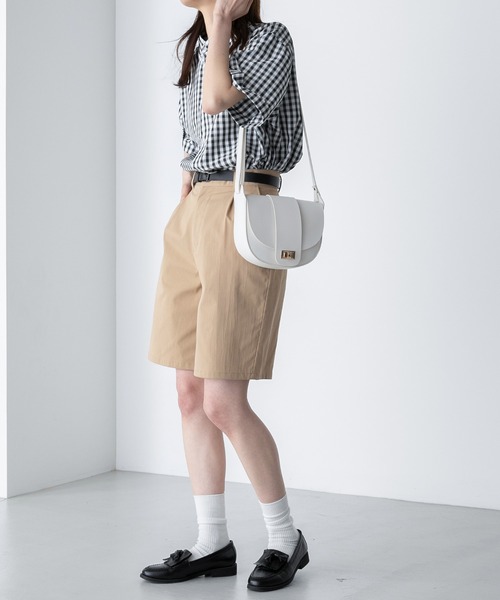 BONLECILL(ボンルシール)の「ビッグシルエット アソートワンポイント刺繍ボタンダウン半袖シャツ(シャツ/ブラウス・レディース・ライトピンク/オフホワイト/ライトイエロー/ネイビー系/ブラック系/サックスブルー/グレー系/ブルー・FREE)」の22枚目の写真