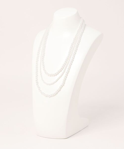 Fun & Daily（ファンアンドデイリー）の「F&D : 3連パールネックレス（ネックレス・レディース・ホワイト・FREE）」の5枚目の写真