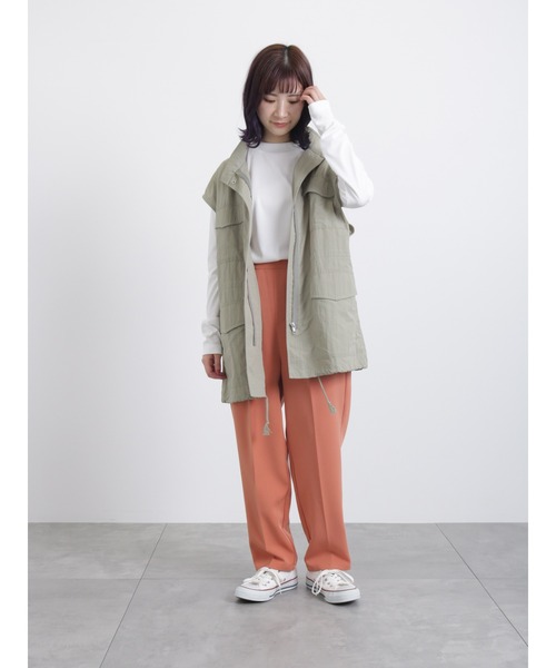 Samansa Mos2 blue（サマンサモスモスブルー）の「モックネックリブプルオーバー（Tシャツ/カットソー・レディース・オフホワイト/ブラック/ライトベージュ・MEDIUM/LARGE）」の6枚目の写真