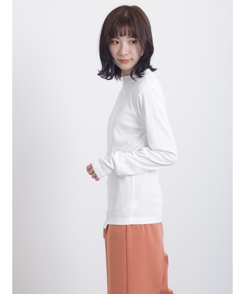 Samansa Mos2 blue（サマンサモスモスブルー）の「モックネックリブプルオーバー（Tシャツ/カットソー・レディース・オフホワイト/ブラック/ライトベージュ・MEDIUM/LARGE）」の5枚目の写真