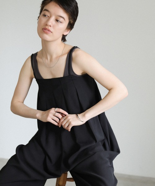 select MOCA（セレクトモカ）の「フロントタックルーズサロペット（サロペット/オーバーオール・レディース・スミクロ/グレイッシュベージュ/ブラック・FREE）」の5枚目の写真