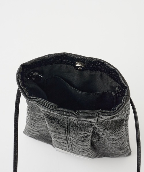 COLONY 2139（コロニートゥーワンスリーナイン）の「メタリックフェイクレザースマホショルダーバッグ（ショルダーバッグ・レディース・グリーン/ブラック/シルバー・FREE）」の9枚目の写真