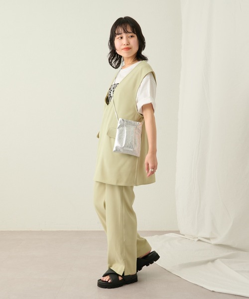 COLONY 2139（コロニートゥーワンスリーナイン）の「メタリックフェイクレザースマホショルダーバッグ（ショルダーバッグ・レディース・グリーン/ブラック/シルバー・FREE）」の19枚目の写真