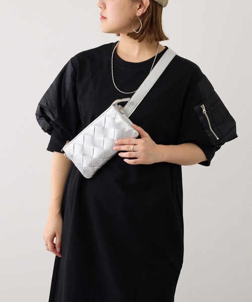 Pal collection(パルコレクション)の「メッシュボディウォレットバック(ボディバッグ/ウエストポーチ・レディース・シルバー/ブラック・FREE)」の3枚目の写真