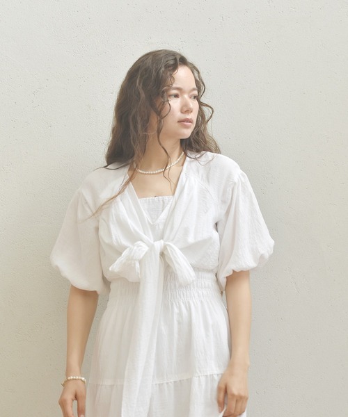 LHME（エルエイチエムイー）の「【WEB限定】”MELLOW”バロックパールネックレス/サージカルステンレス（金属アレルギー対応）【LHME / エルエイチエムイー】（ネックレス・レディース・ホワイト×ゴールド・43cm）」の11枚目の写真