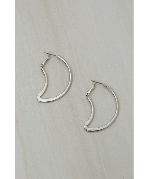 AZUL by moussy(アズールバイマウジー)の「CRESCENT MOON HOOP EARRINGS/クレセントムーンフープピアス(ピアス(両耳用)・レディース・シルバー/ゴールド系その他・FREE)」の11枚目の写真