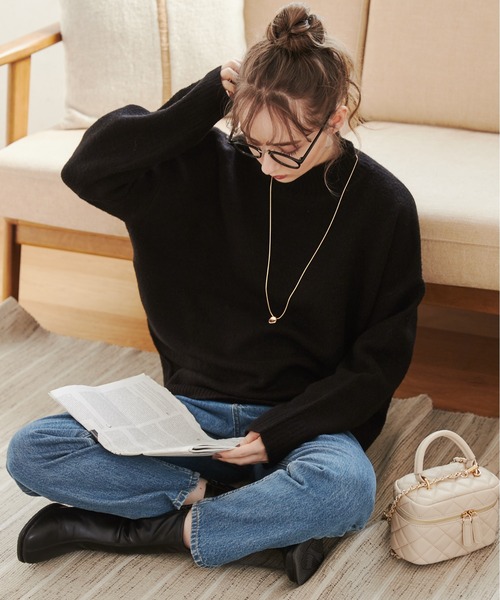 ANGIE（アンジー）の「オーバーサイズ ハイネックニット（ニット/セーター・レディース・ライトベージュ/ブラック/ブルー/ブラック系その他/杢グレー/ライム/ホワイト系その他/オレンジ/ライトグレー/サックスブルー/アイボリー・FREE）」の3枚目の写真