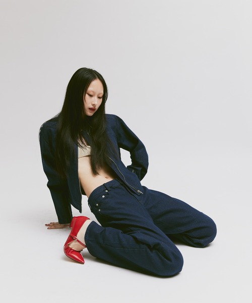 FEKETE（フェケテ）の「DENIM WIDE PANTS (SET-UP) / デニムバギーパンツ（セットアップ対応）（デニムパンツ・レディース・ブルー・SMALL/MEDIUM/LARGE）」の2枚目の写真