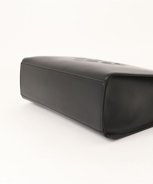 one after another NICE CLAUP(ワンアフターアナザーナイスクラップ)の「A4サイズ収納/ロゴモチーフエンボストートバッグ(トートバッグ・レディース・ベージュ/アイボリー/ブラック・FREE)」の7枚目の写真