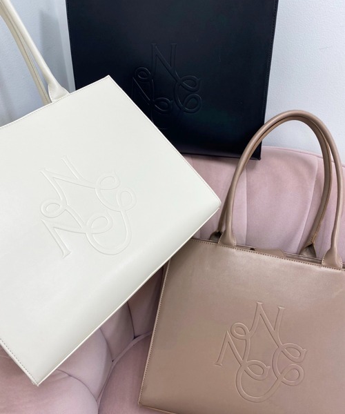 one after another NICE CLAUP(ワンアフターアナザーナイスクラップ)の「A4サイズ収納/ロゴモチーフエンボストートバッグ(トートバッグ・レディース・ベージュ/アイボリー/ブラック・FREE)」の12枚目の写真