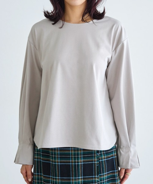 Pierrot(ピエロ)の「【イージーケア】キャンディスリーブTシャツ(Tシャツ/カットソー・レディース・ベージュ/ブラック/オフホワイト/グレー・S/M/L)」の13枚目の写真