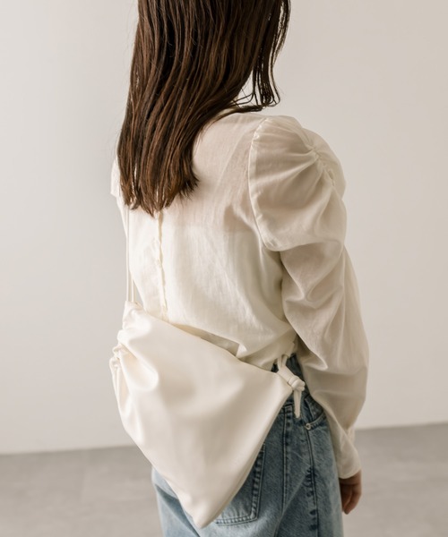 loti（ロティ）の「loti 巾着ショルダーBAG（ショルダーバッグ・レディース・グリーン/オフホワイト/ブラック・ONE SIZE）」の7枚目の写真