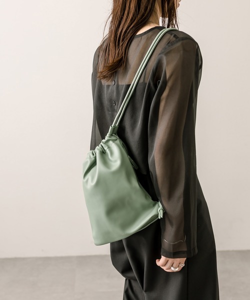 loti（ロティ）の「loti 巾着ショルダーBAG（ショルダーバッグ・レディース・グリーン/オフホワイト/ブラック・ONE SIZE）」の11枚目の写真