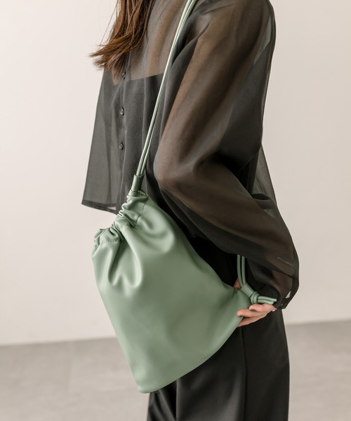 loti（ロティ）の「loti 巾着ショルダーBAG（ショルダーバッグ・レディース・グリーン/オフホワイト/ブラック・ONE SIZE）」の12枚目の写真