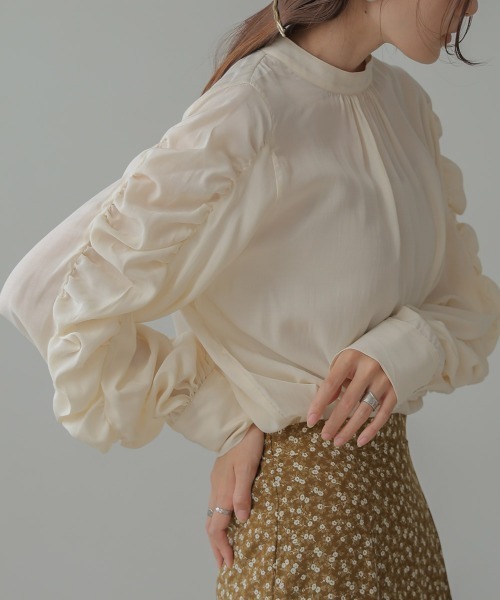 Bab（バブ）の「袖ギャザープチハイブラウス（シャツ/ブラウス・レディース・アイボリー/ブラック/ブラウン・M）」の9枚目の写真