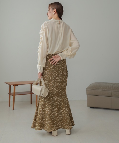 Bab（バブ）の「袖ギャザープチハイブラウス（シャツ/ブラウス・レディース・アイボリー/ブラック/ブラウン・M）」の10枚目の写真