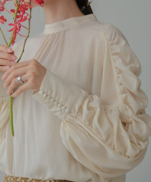 Bab（バブ）の「袖ギャザープチハイブラウス（シャツ/ブラウス・レディース・アイボリー/ブラック/ブラウン・M）」の13枚目の写真