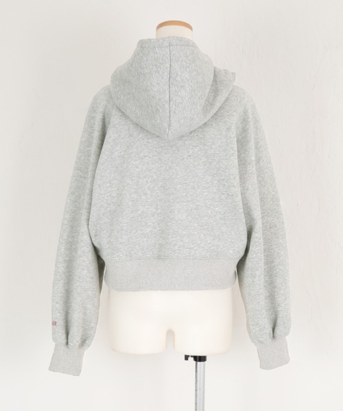 titivate（ティティベイト）の「裏起毛ロゴショートフード付きプルオーバー（パーカー・レディース・アイボリー/ライトブルー/ブラック/杢グレー・FREE）」の9枚目の写真