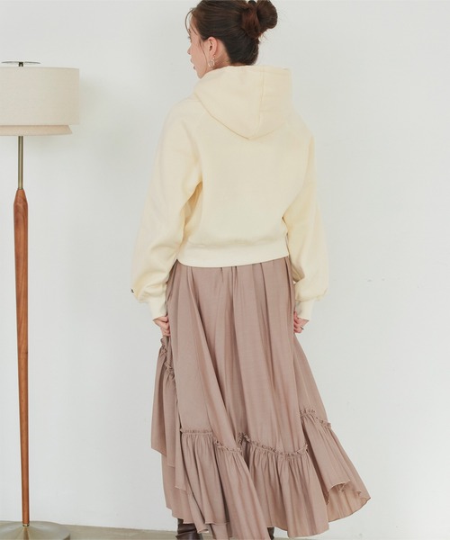 titivate（ティティベイト）の「裏起毛ロゴショートフード付きプルオーバー（パーカー・レディース・アイボリー/ライトブルー/ブラック/杢グレー・FREE）」の21枚目の写真