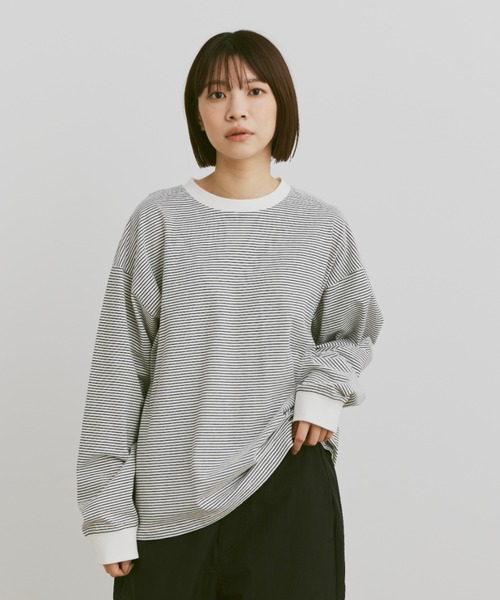 flaner（フラネ）の「Loose micro border long tee / ルーズマイクロボーダーロンT（Tシャツ/カットソー・レディース・ホワイト/ネイビー・LARGE/MEDIUM）」の3枚目の写真